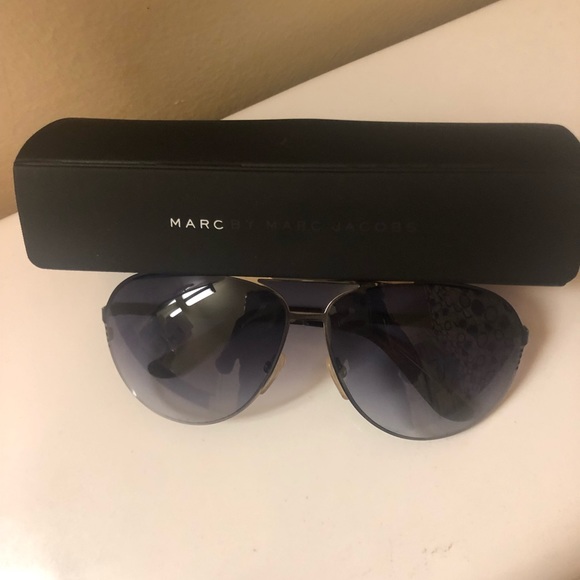 Marc By Marc Jacobs Accessories - Navy Marc by Marc Jacobs Sunglasses
